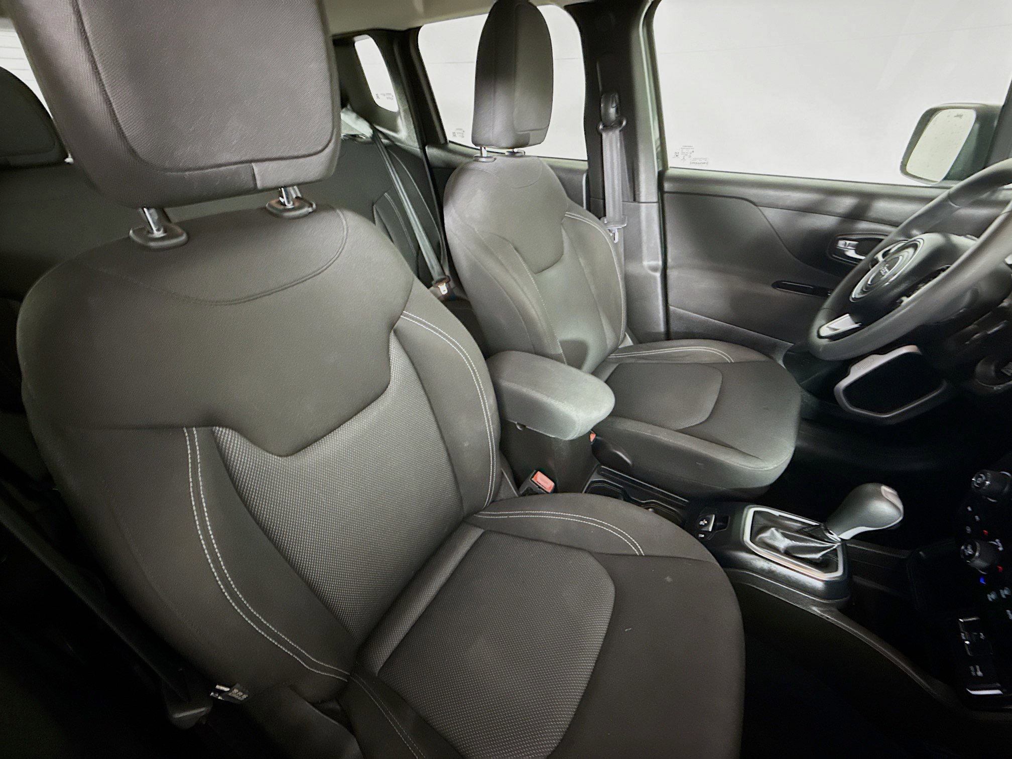 Used 2021 Jeep Renegade Sport image 34