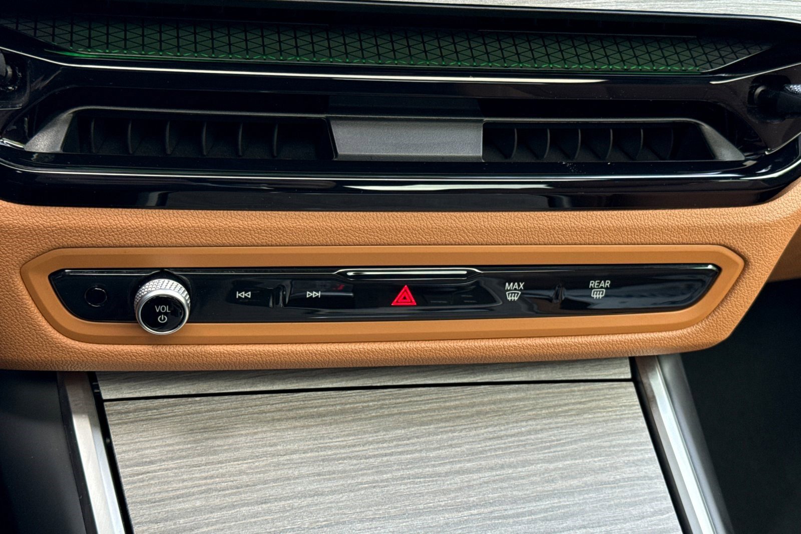 Used 2025 BMW 430i Coupe w/ Convenience Package image 24