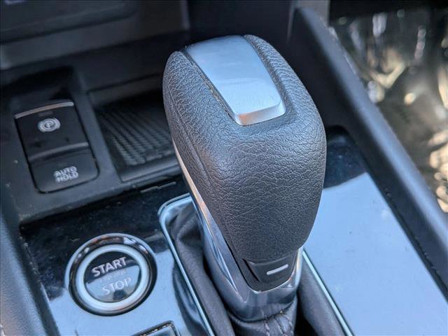 Used 2022 Nissan Kicks SR w/ Premium Package FWD image 13