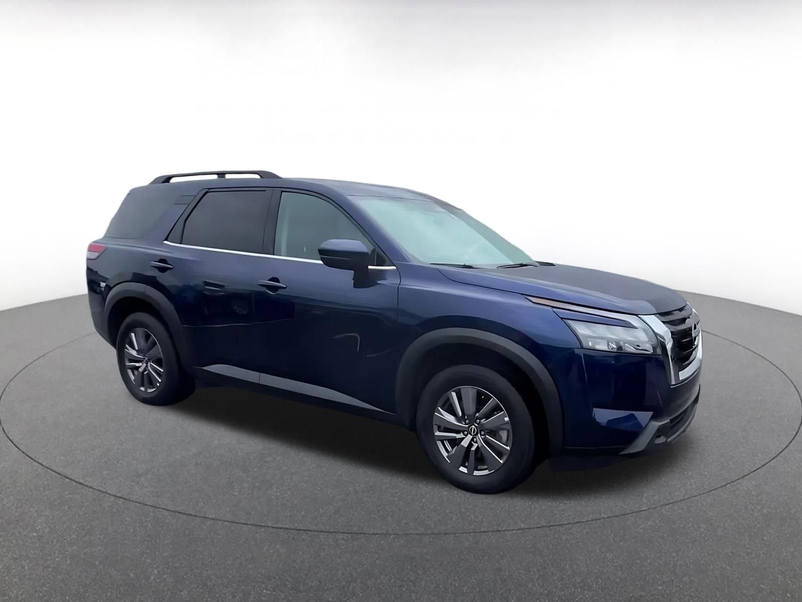 Used 2025 Nissan Pathfinder SV FWD video 2