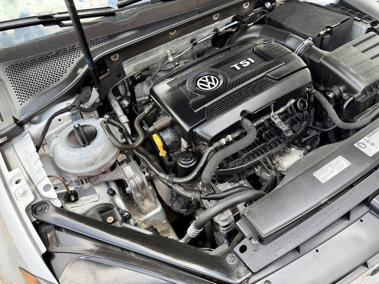 Used 2017 Volkswagen Golf SE FWD image 17