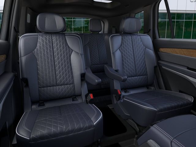 New 2026 Cadillac Vistiq Premium Luxury w/ LPO, Floor Liner Package AWD/4WD image 17