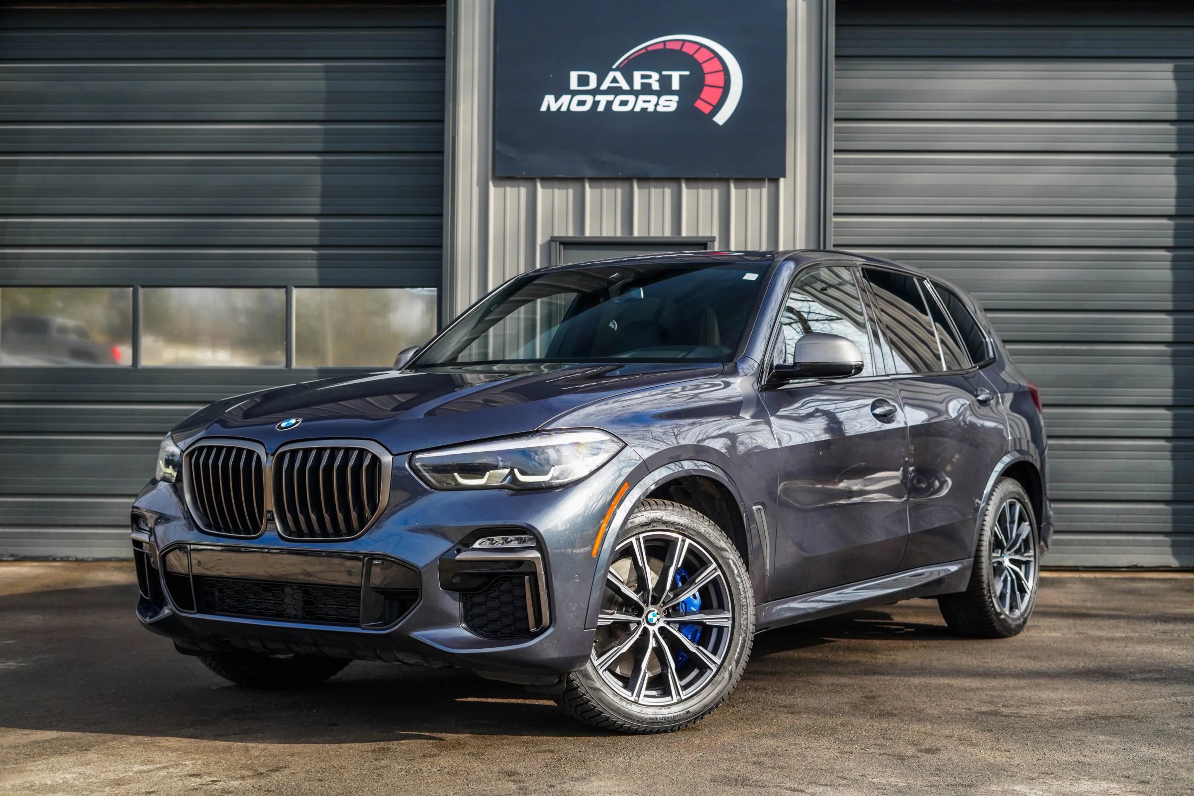 Used 2020 BMW X5 M50i w/ Premium Package image 3