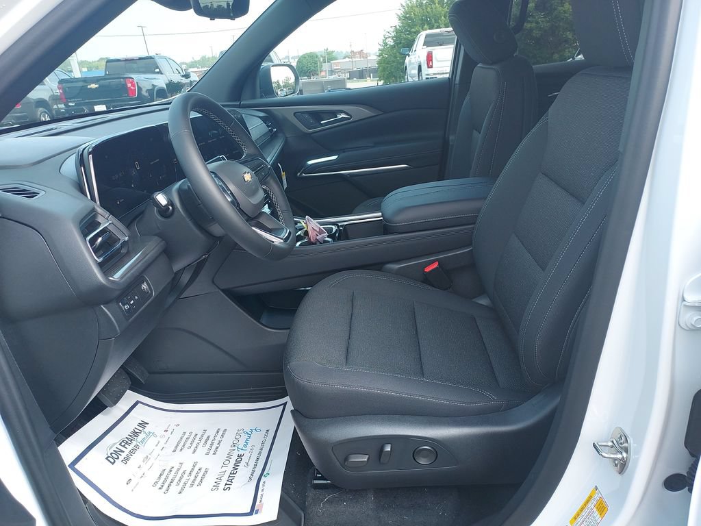 New 2026 Chevrolet Traverse LT w/ Driver Confidence Package FWD image 13