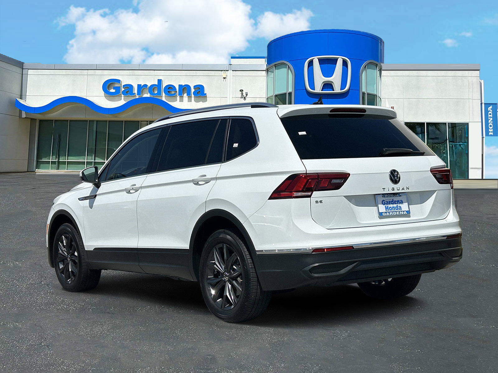 Used 2024 Volkswagen Tiguan SE FWD image 4