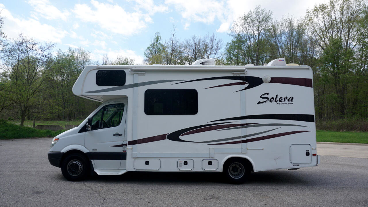 Used 2012 Mercedes-Benz Sprinter 3500 image 2