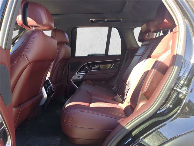 Used 2025 Land Rover Range Rover SE AWD/4WD image 24