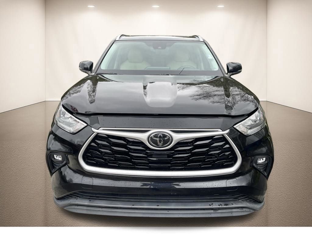 Used 2020 Toyota Highlander XLE image 32