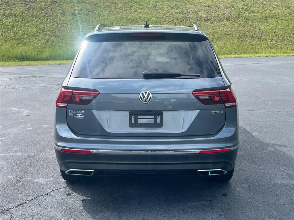 Used 2020 Volkswagen Tiguan SE w/ Panoramic Sunroof Package AWD/4WD image 4