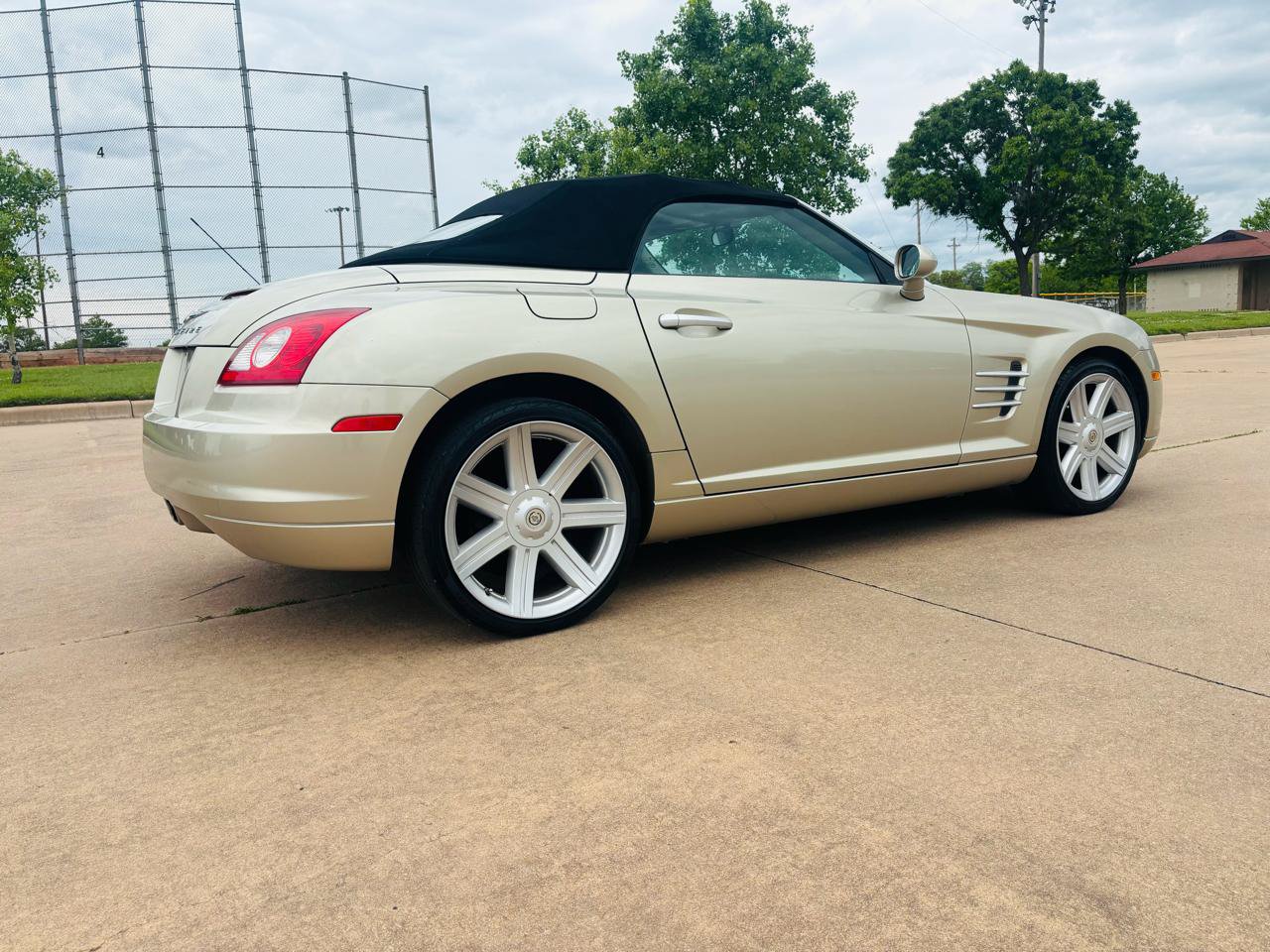 Used 2006 Chrysler Crossfire Limited RWD image 23