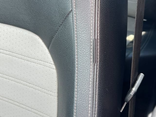 Used 2018 Volkswagen Passat 3.6 FWD image 13