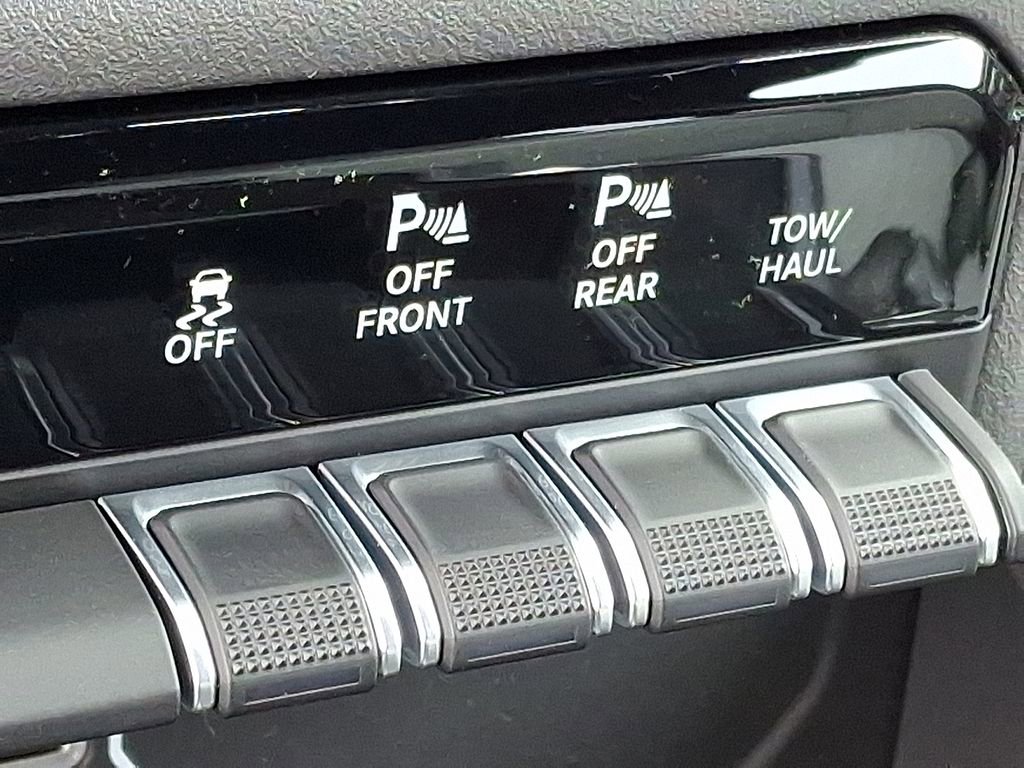 New 2026 RAM 1500 4x4 Crew Cab image 17