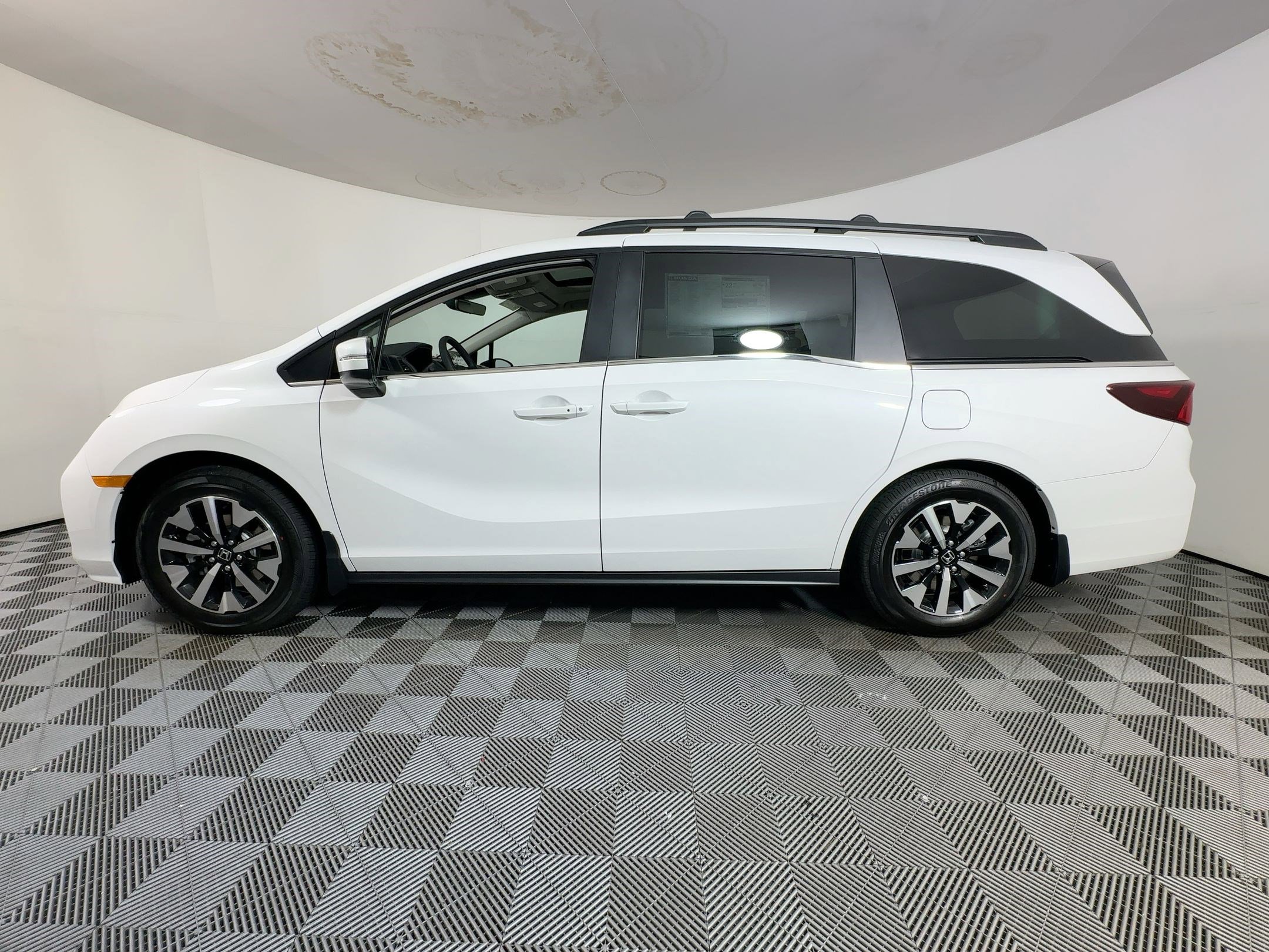 New 2026 Honda Odyssey EX-L image 2
