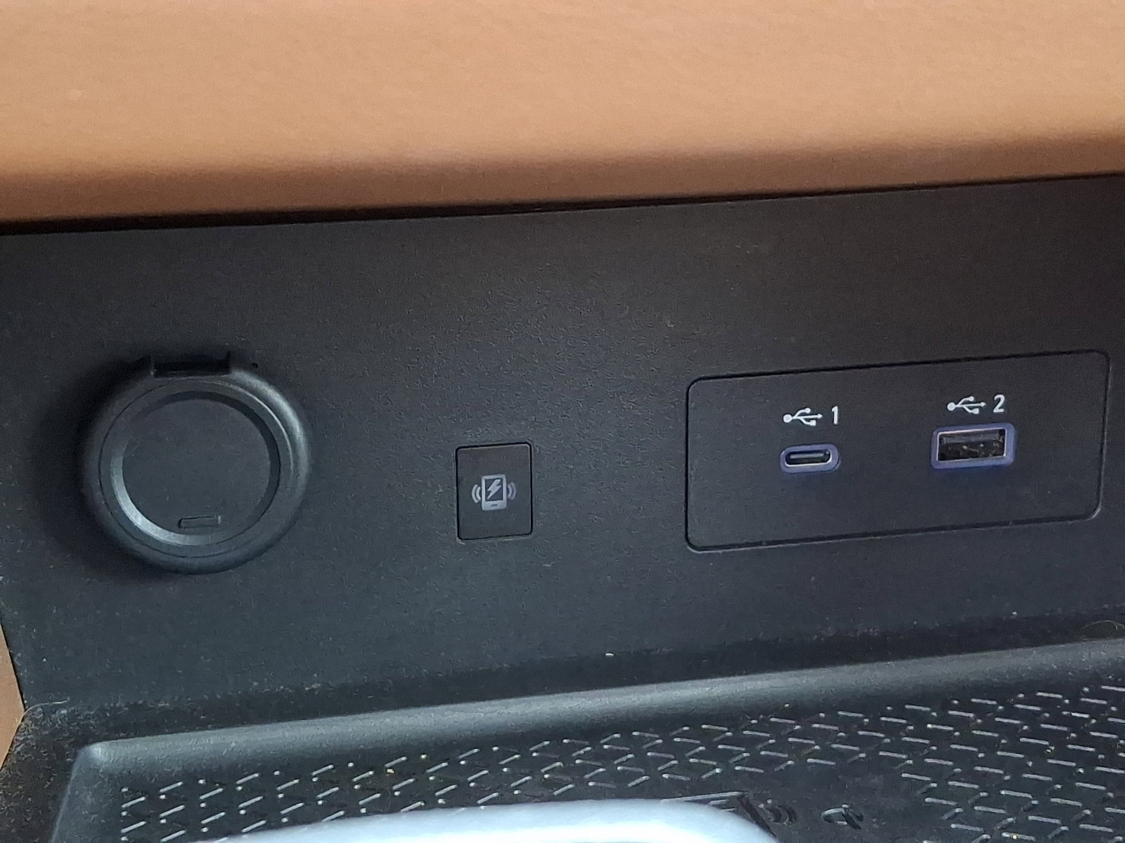 Used 2023 Nissan Pathfinder Platinum w/ Cargo Package image 27