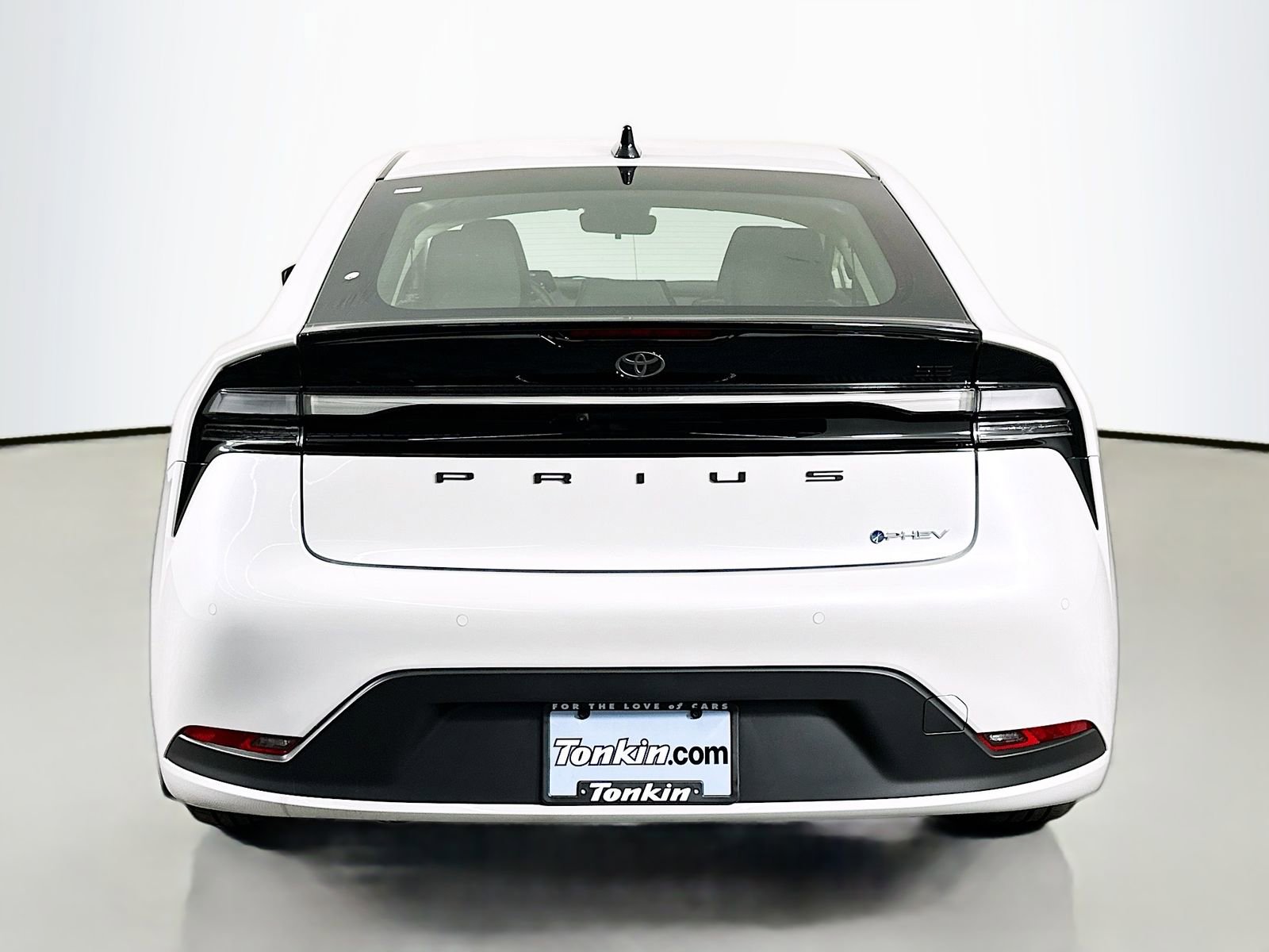 New 2026 Toyota Prius Plug-In Hybrid FWD image 6