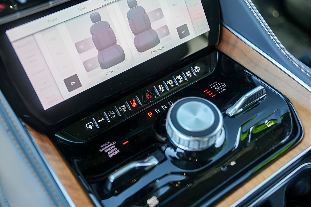 Used 2024 Jeep Grand Wagoneer Series III image 20