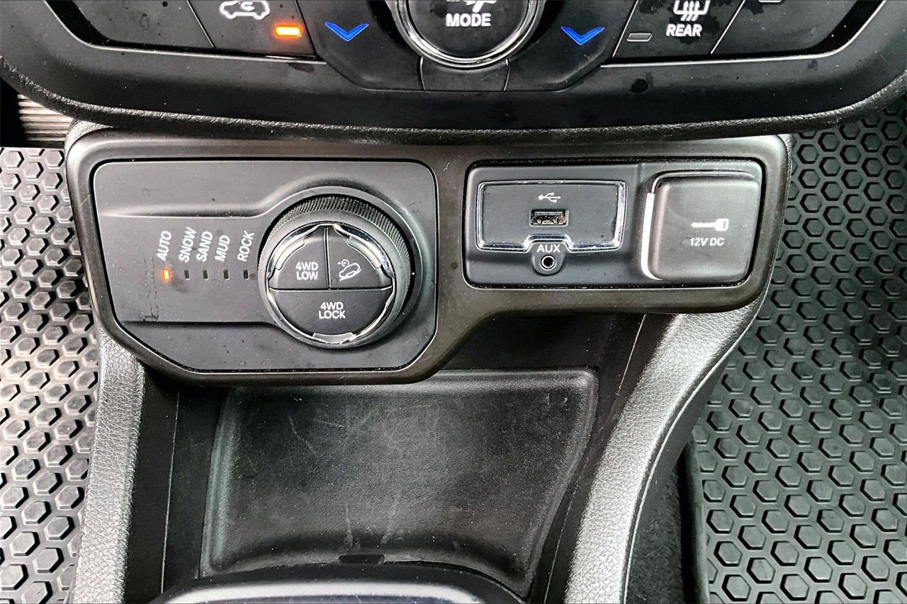 Certified 2023 Jeep Renegade Trailhawk image 16