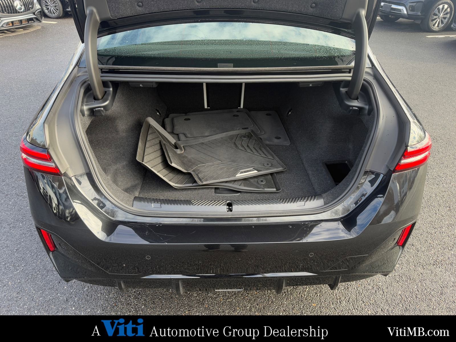 Used 2025 BMW i5 M60 w/ Executive Package image 24