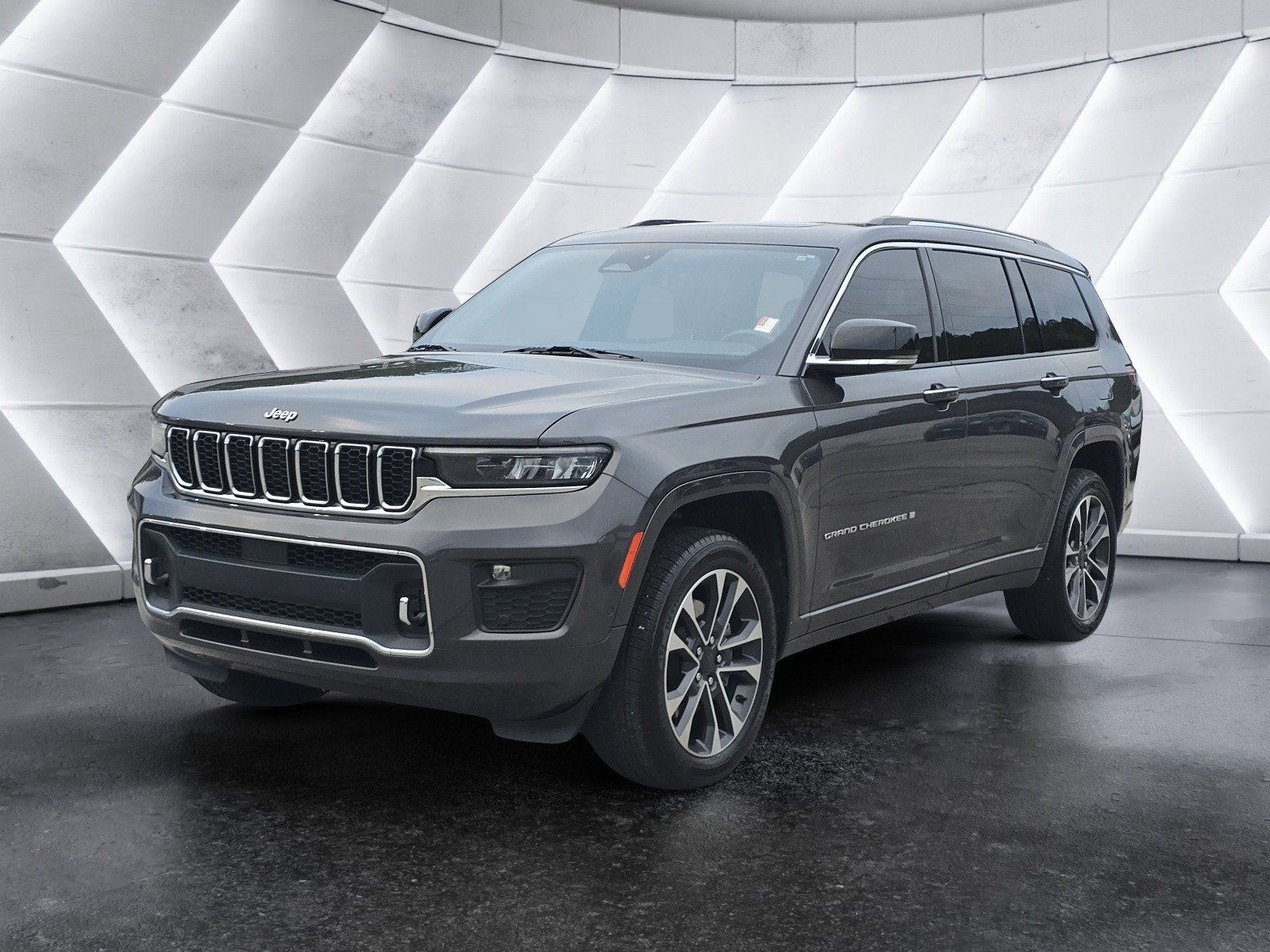 Used 2021 Jeep Grand Cherokee L Overland w/ Luxury Tech Group IV image 6