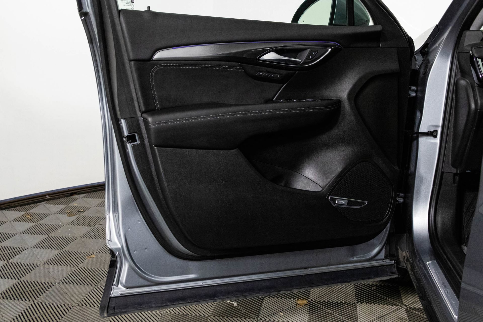 Certified 2025 Buick Envision Preferred image 32