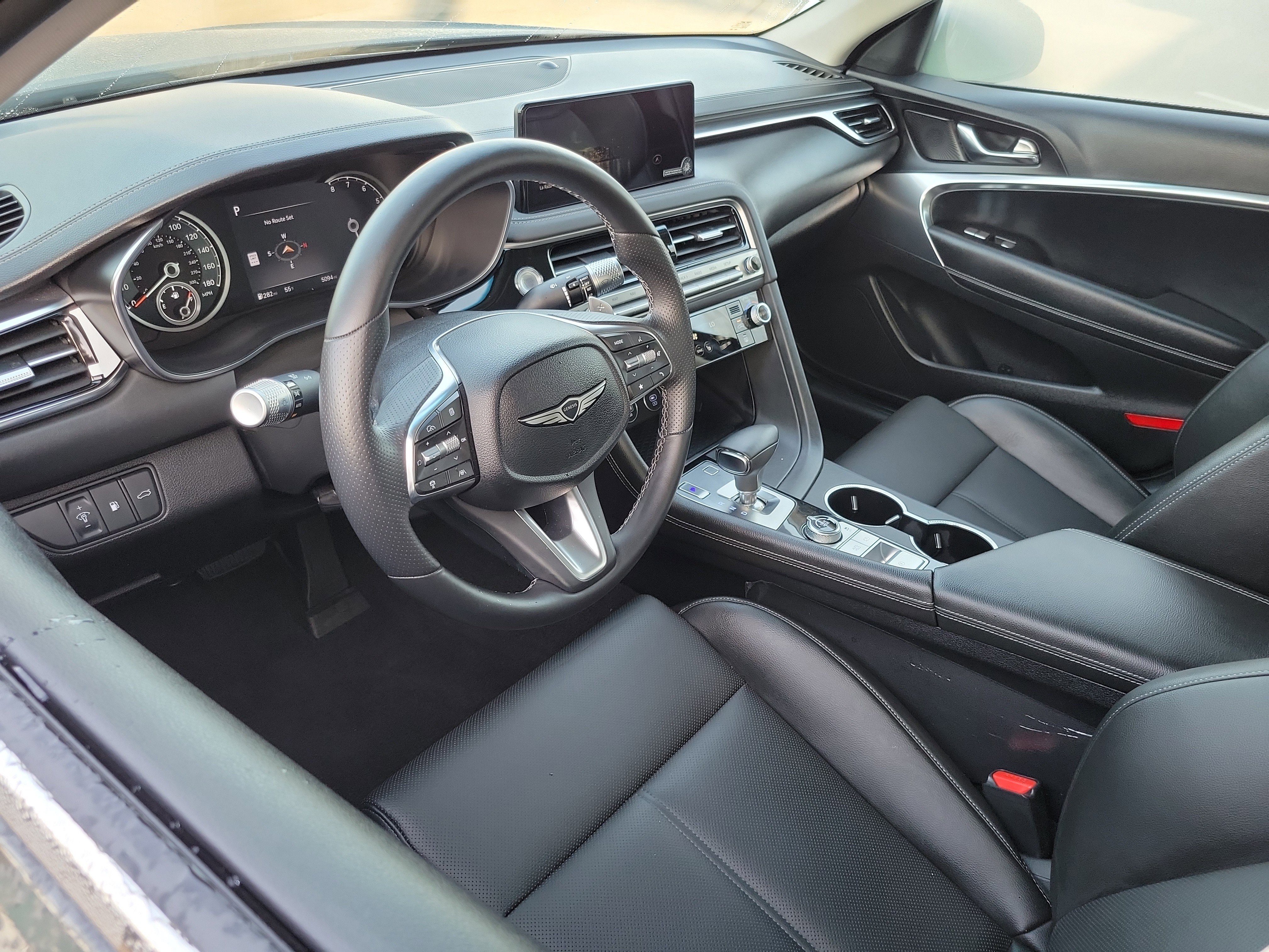 Certified 2025 Genesis G70 2.5T image 5