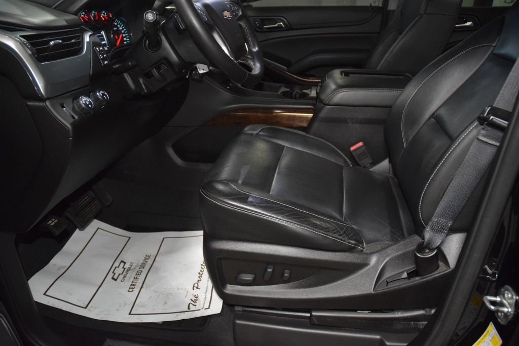 Used 2019 Chevrolet Tahoe LT w/ Z71 Midnight Edition AWD/4WD image 39