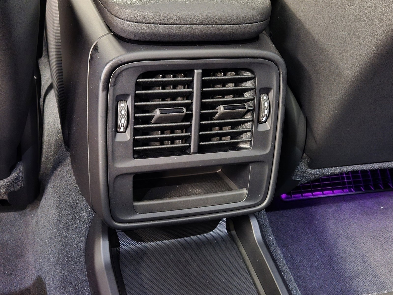 Used 2025 Porsche Taycan image 12