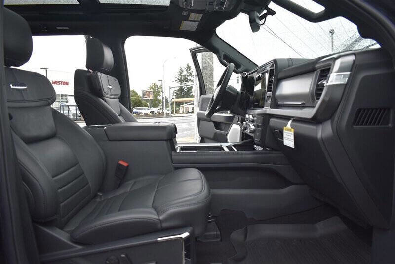 Used 2025 Ford F450 Platinum w/ Camper Package image 30