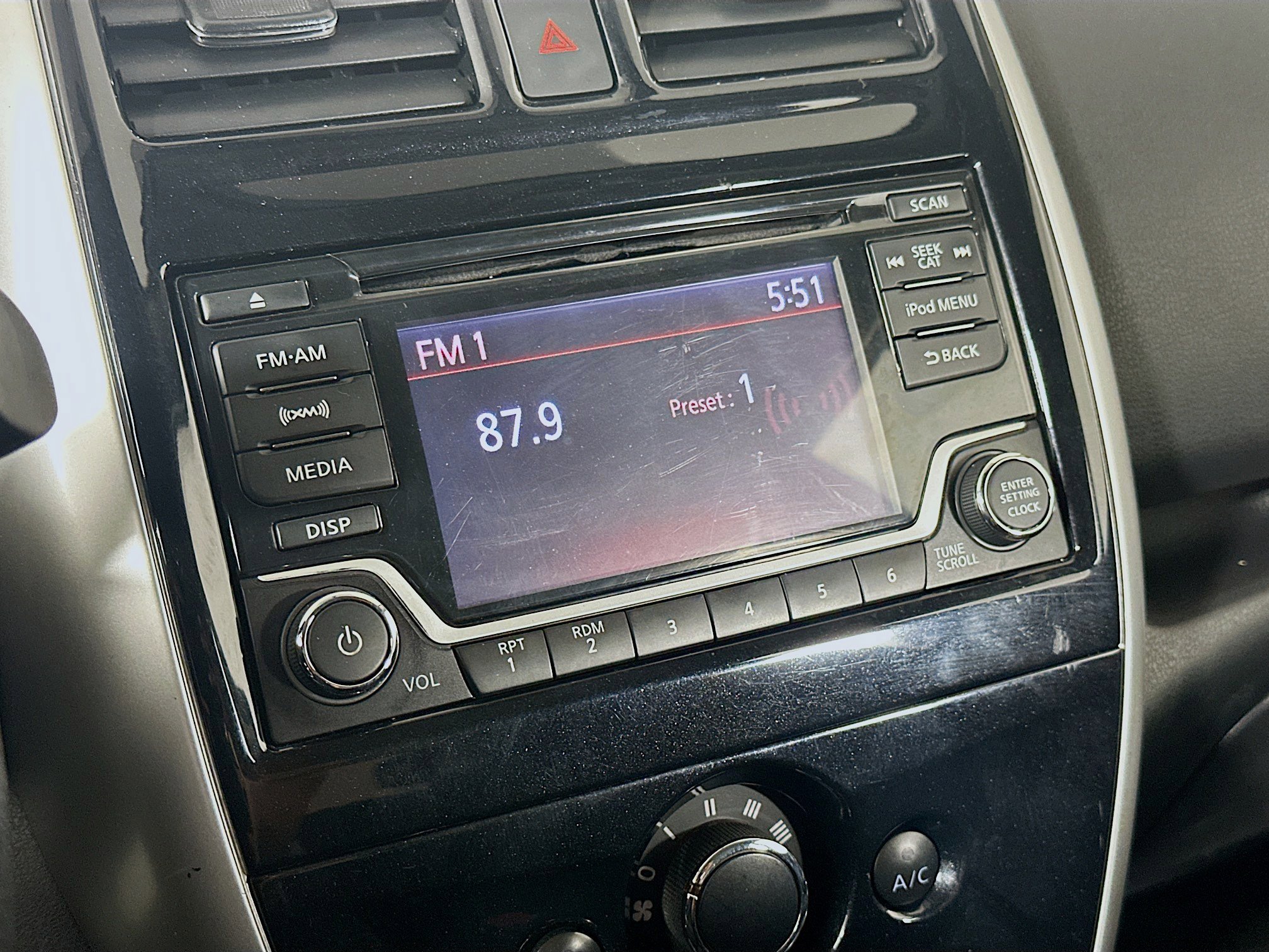 Used 2018 Nissan Versa Note SV FWD image 21