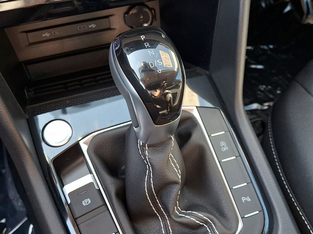 New 2026 Volkswagen Taos SEL AWD/4WD image 9