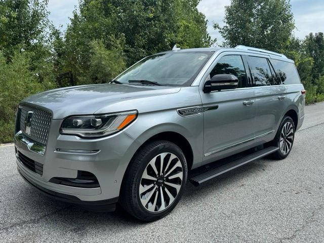 Used 2023 Lincoln Navigator Reserve AWD/4WD image 1