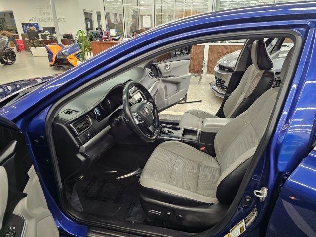 Used 2015 Toyota Camry SE FWD image 25