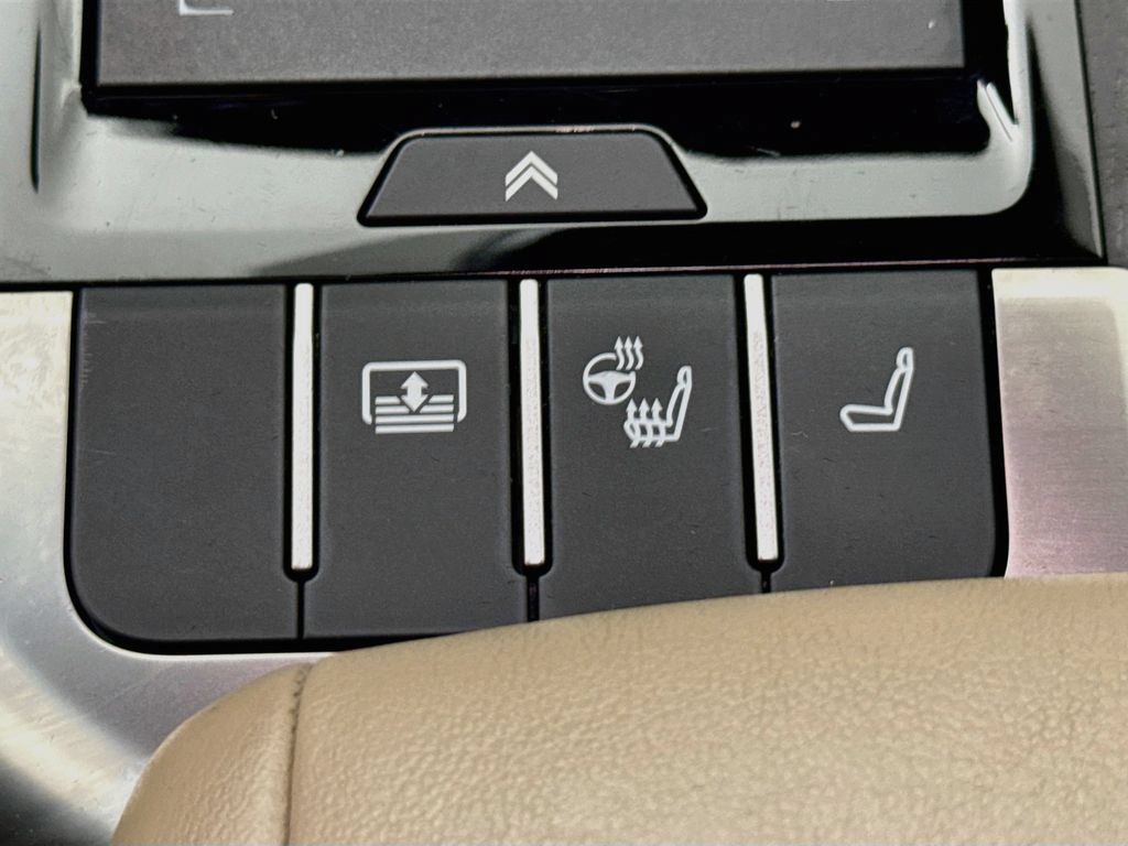 Used 2021 Lexus LS 500 w/ Accessory Package (Z2) RWD image 26