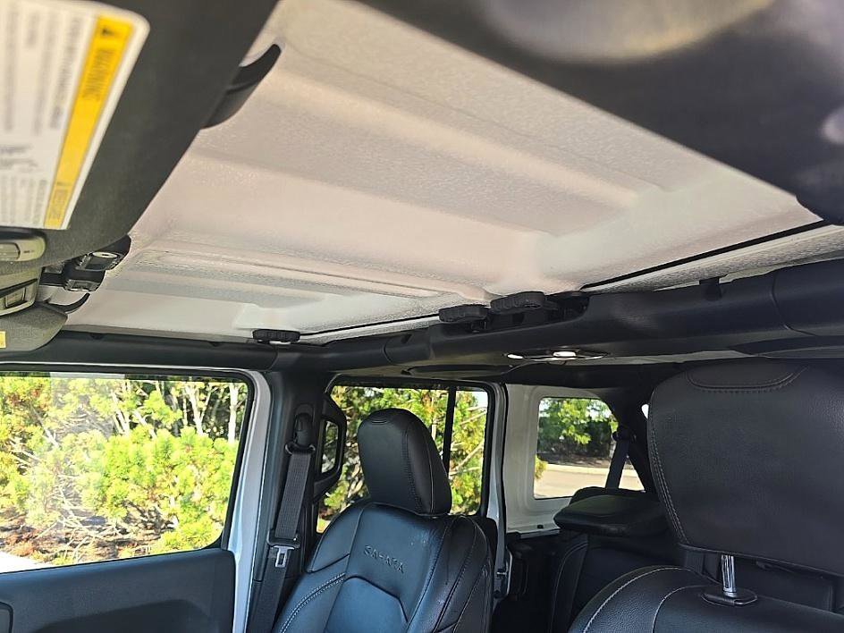 Used 2022 Jeep Wrangler Unlimited Sahara w/ Dual Top Group image 23