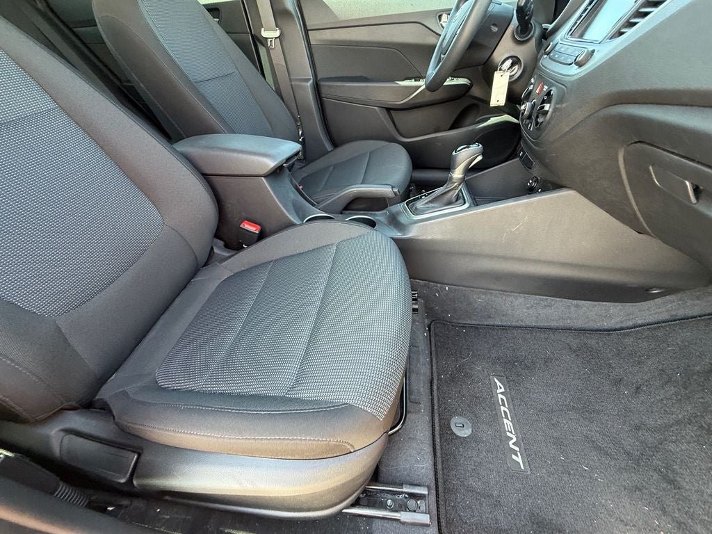 Used 2022 Hyundai Accent SEL FWD image 10