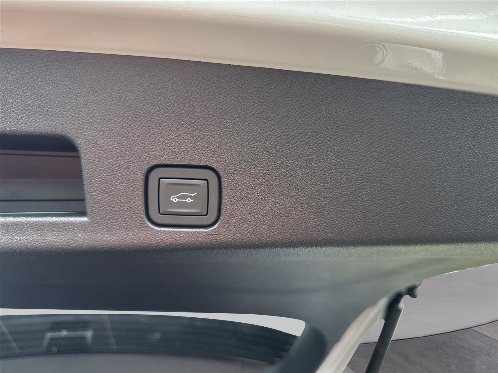New 2026 GMC Acadia Elevation w/ Elevation Premium Package FWD image 14