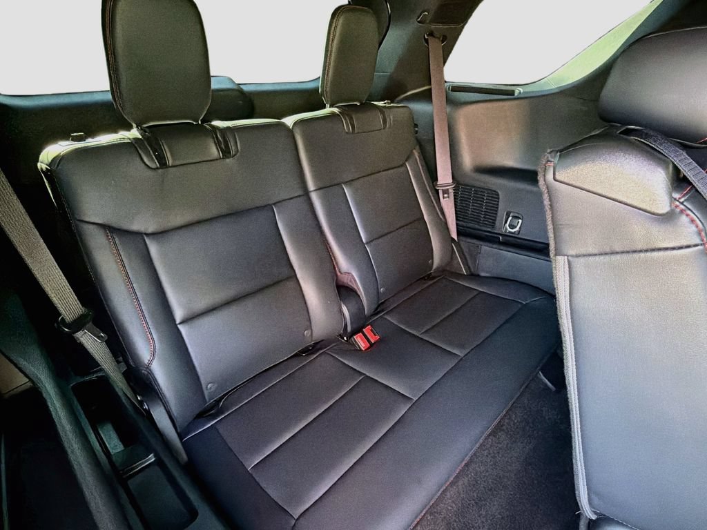 Used 2025 Ford Explorer ST AWD/4WD image 30