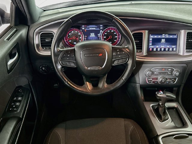 Used 2020 Dodge Charger SXT RWD image 14
