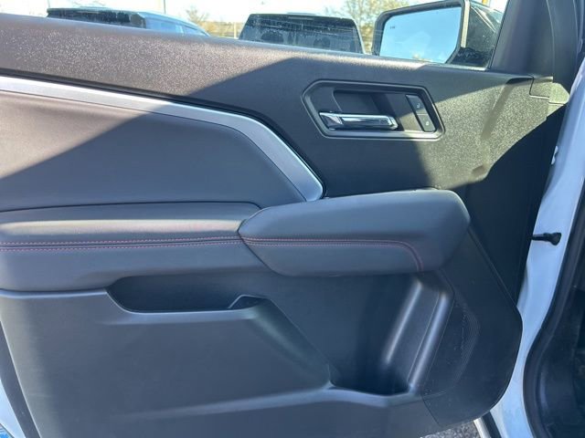 Used 2024 Chevrolet Colorado Z71 w/ Z71 Convenience Package 2 image 11