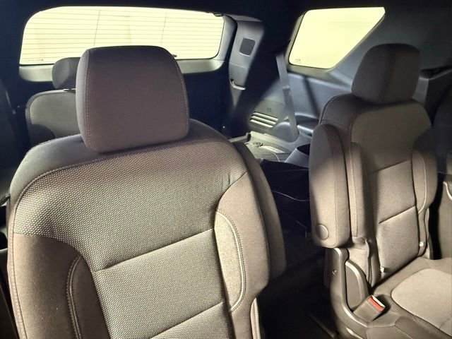 Used 2023 Chevrolet Traverse LT FWD image 46