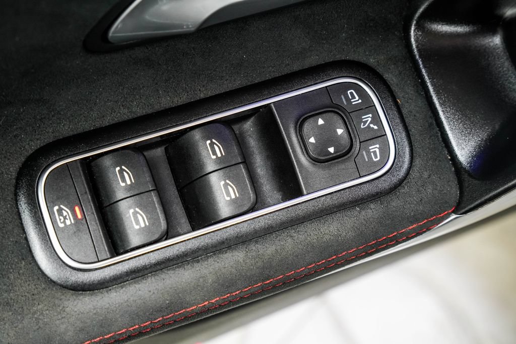 Used 2022 Mercedes-Benz CLA 250 image 33