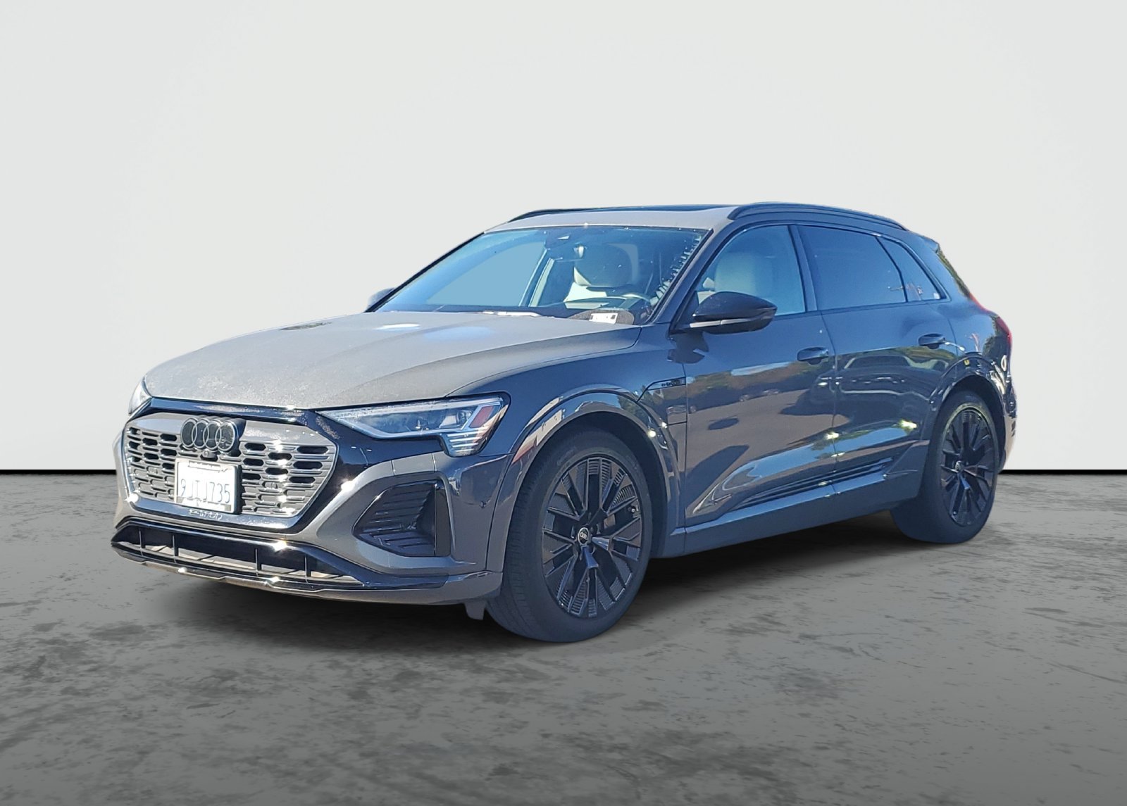 Used 2024 Audi Q8 e-tron Premium Plus AWD/4WD image 2
