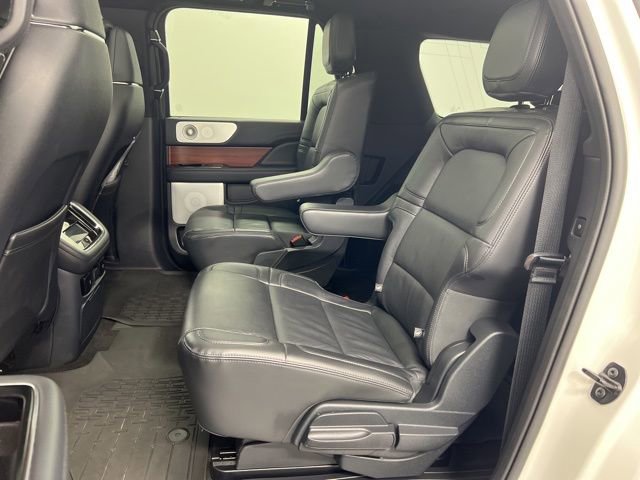 Used 2024 Lincoln Navigator L Reserve image 17