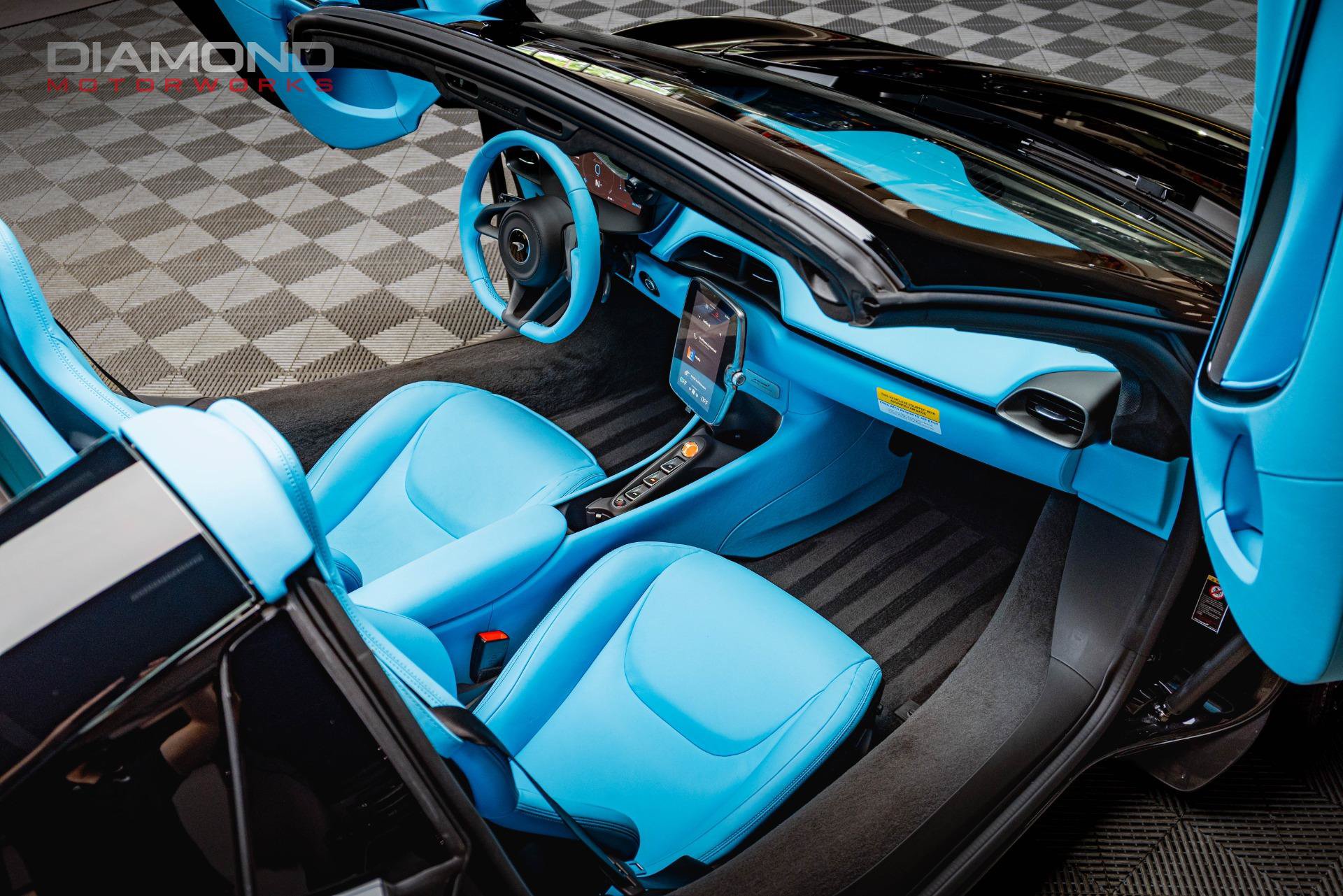 Used 2026 McLaren Artura Spider RWD image 88