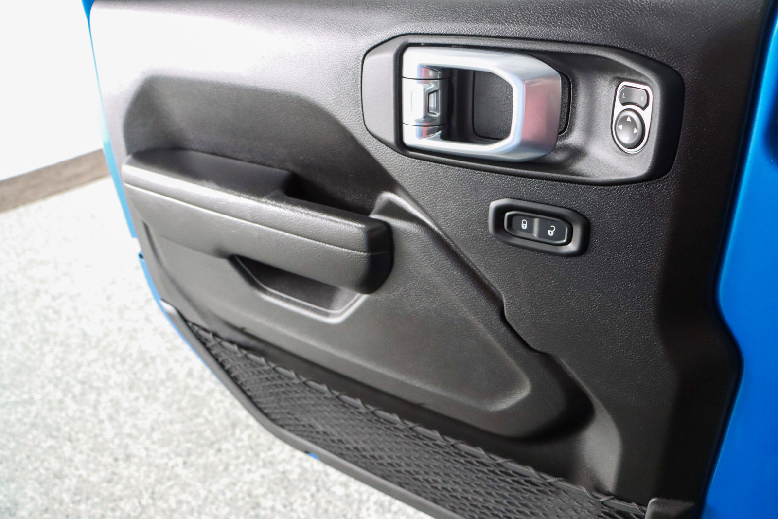 Used 2024 Jeep Wrangler Unlimited Sport image 21