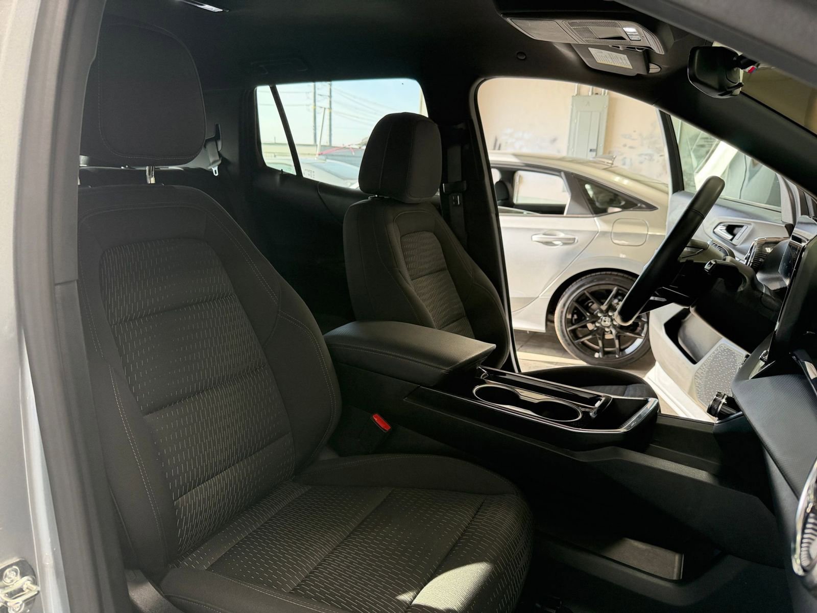 Used 2025 Chevrolet Equinox LT image 35