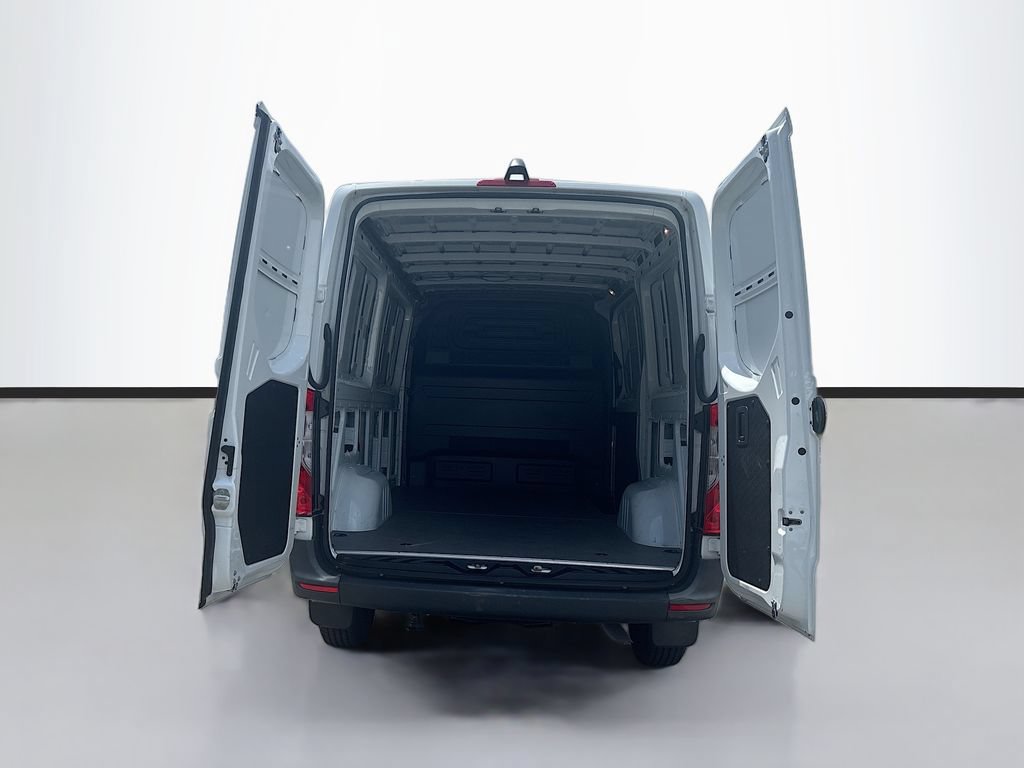 Used 2023 Mercedes-Benz Sprinter 2500 image 10