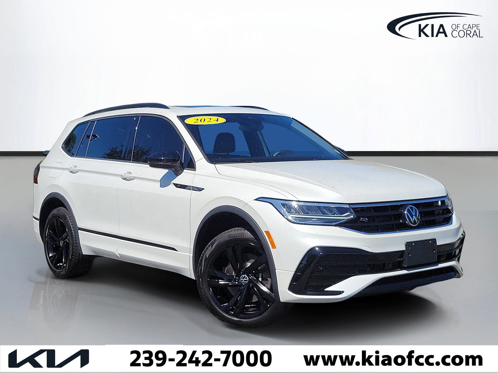 Used 2024 Volkswagen Tiguan SE R-Line AWD/4WD image 1