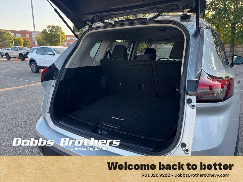 Used 2024 Nissan Rogue S FWD image 39