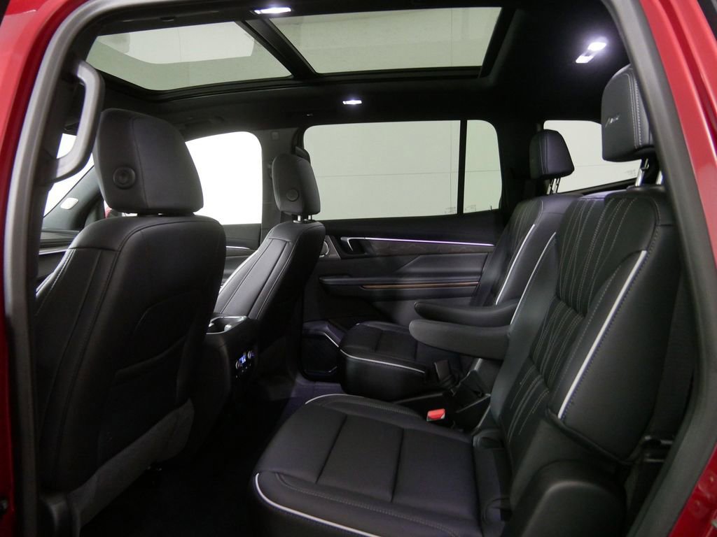 Used 2025 Buick Enclave Avenir w/ Trailering Package, 5000 lbs. image 19